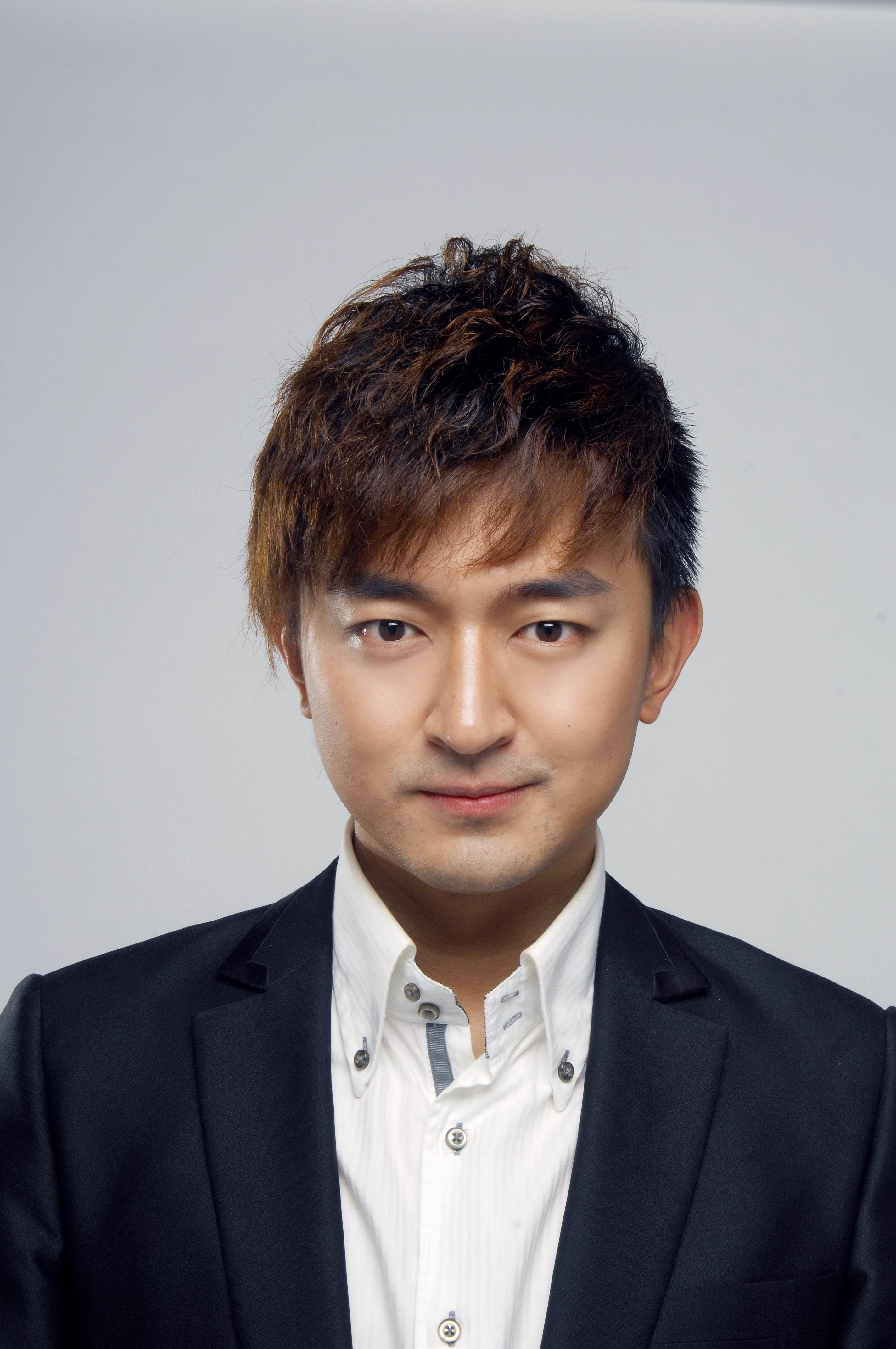 8bxn">曹洋,男,1982年5月10日出生,b型,身高186cm,中国内地男主持人