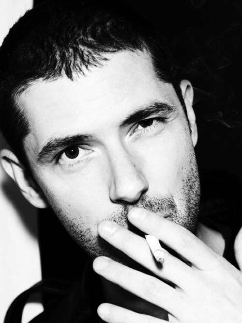  p>梅尔维尔·珀波(melvil poupaud),法国男演员.