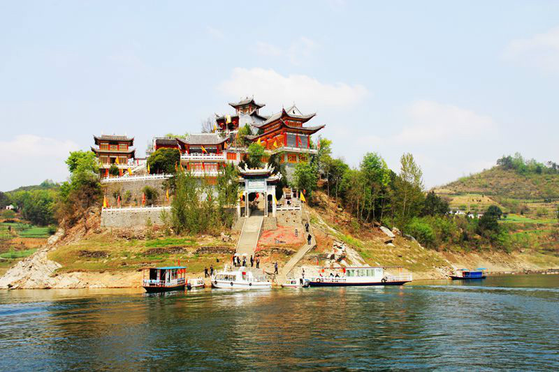  p data-id="gnx9eqb0qj">流水古镇,位于中国陕西省安康市西南方向