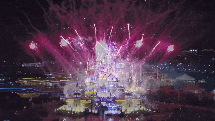 高科技主题公园,该园以科幻和互动体验为最大特色,有"东方梦幻乐园","