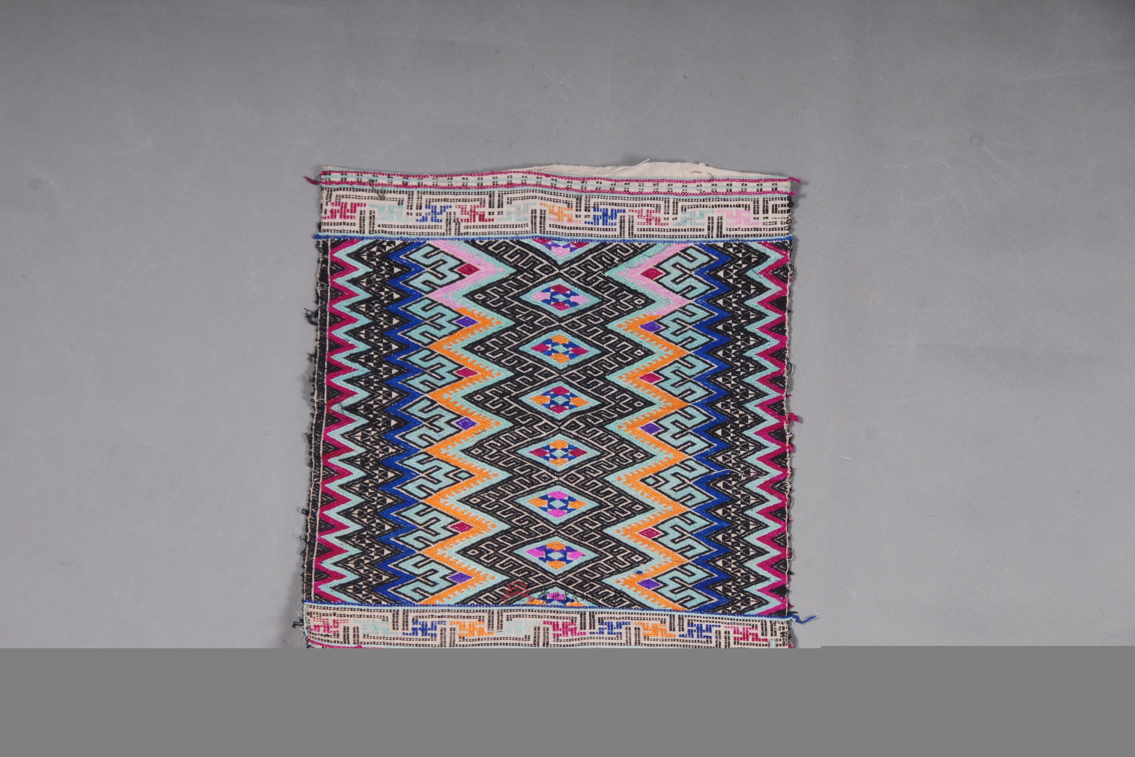 当代黎平侗族织锦片