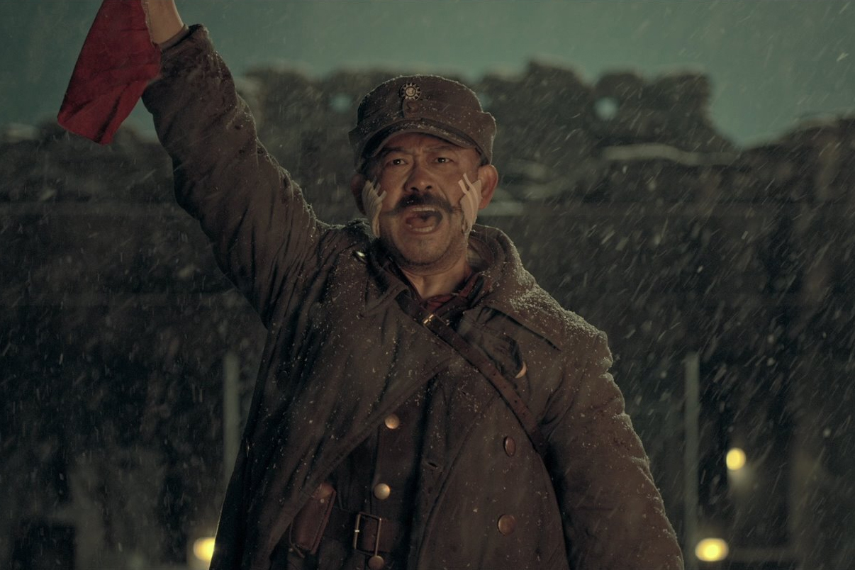  p>老铁是电影《八佰》中的角色,由姜武饰演. /p>