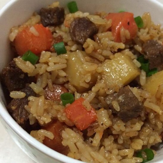 牛肉土豆焖饭