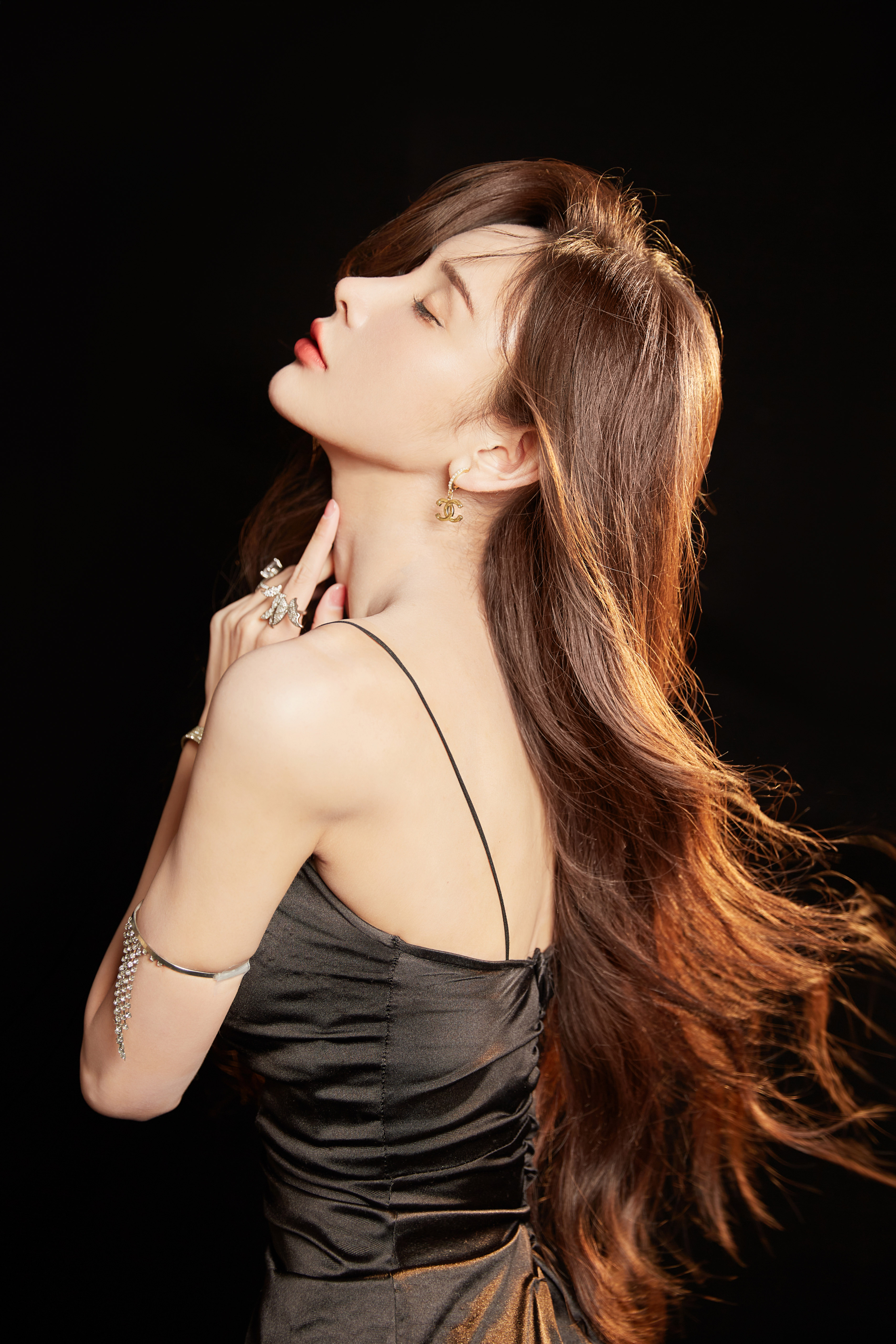  p data-id="sxbf2nxkofok">陈树,英文名camille,中国内地女演员,歌手