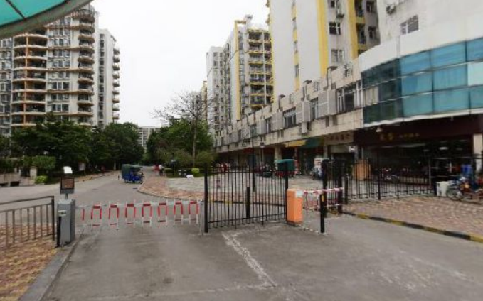  p>云峰花园1期位于广州市花都旧区,由广州宏峰房地产开发有限公司