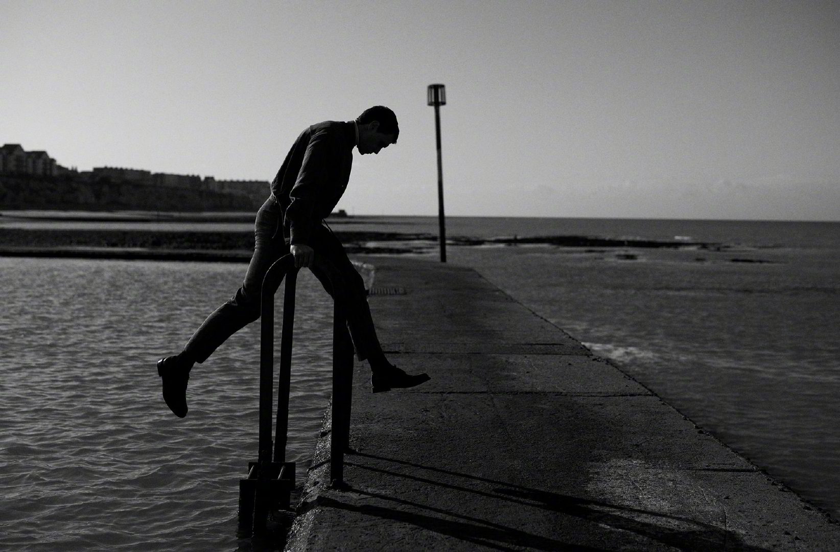  p>乔治·麦凯 i>(george mackay) /i>,1992年3月13日出生于英国伦敦