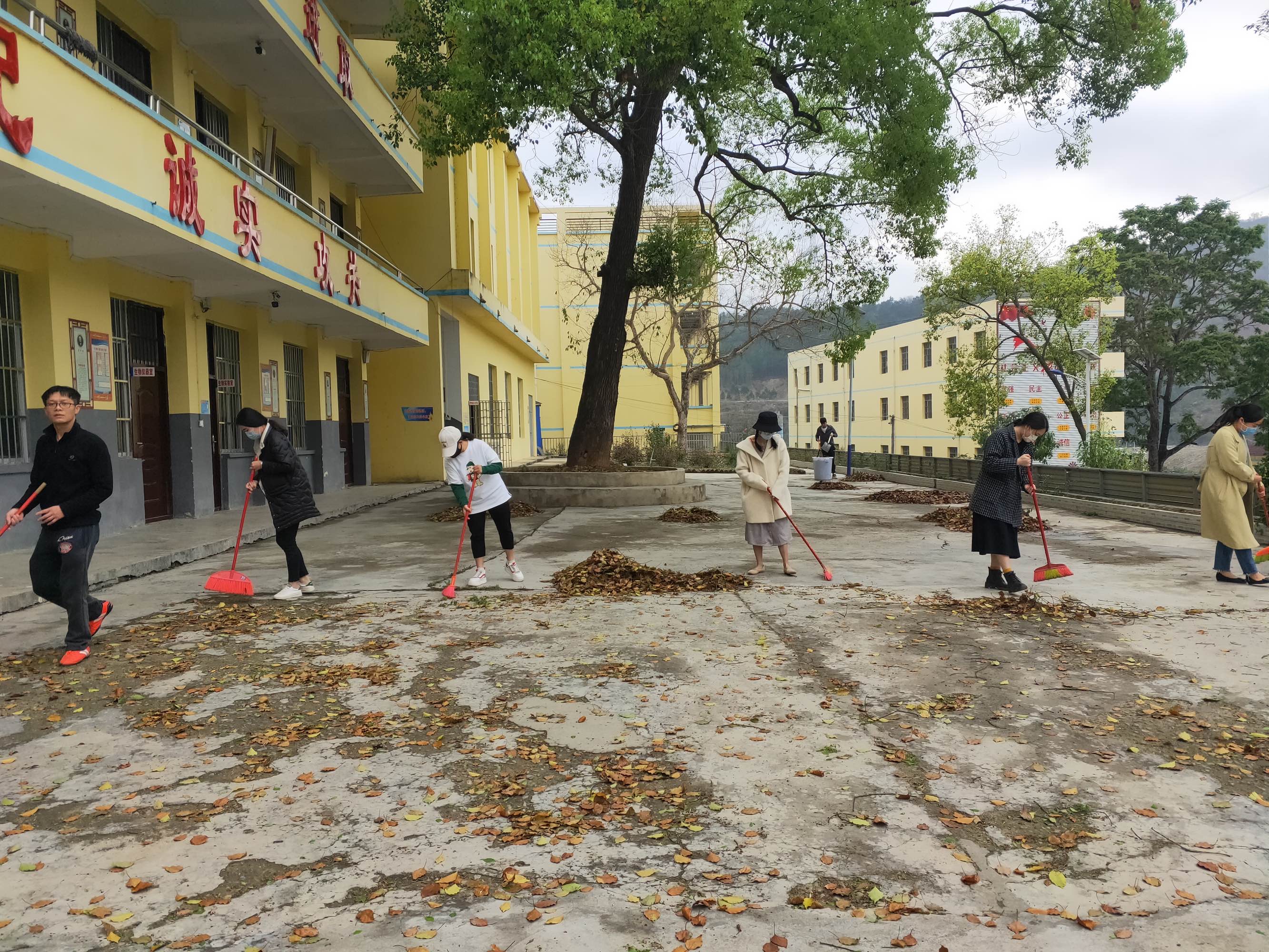  p>定安镇,隶属于广西壮族自治区百色市田林县,地处 a target="_blank