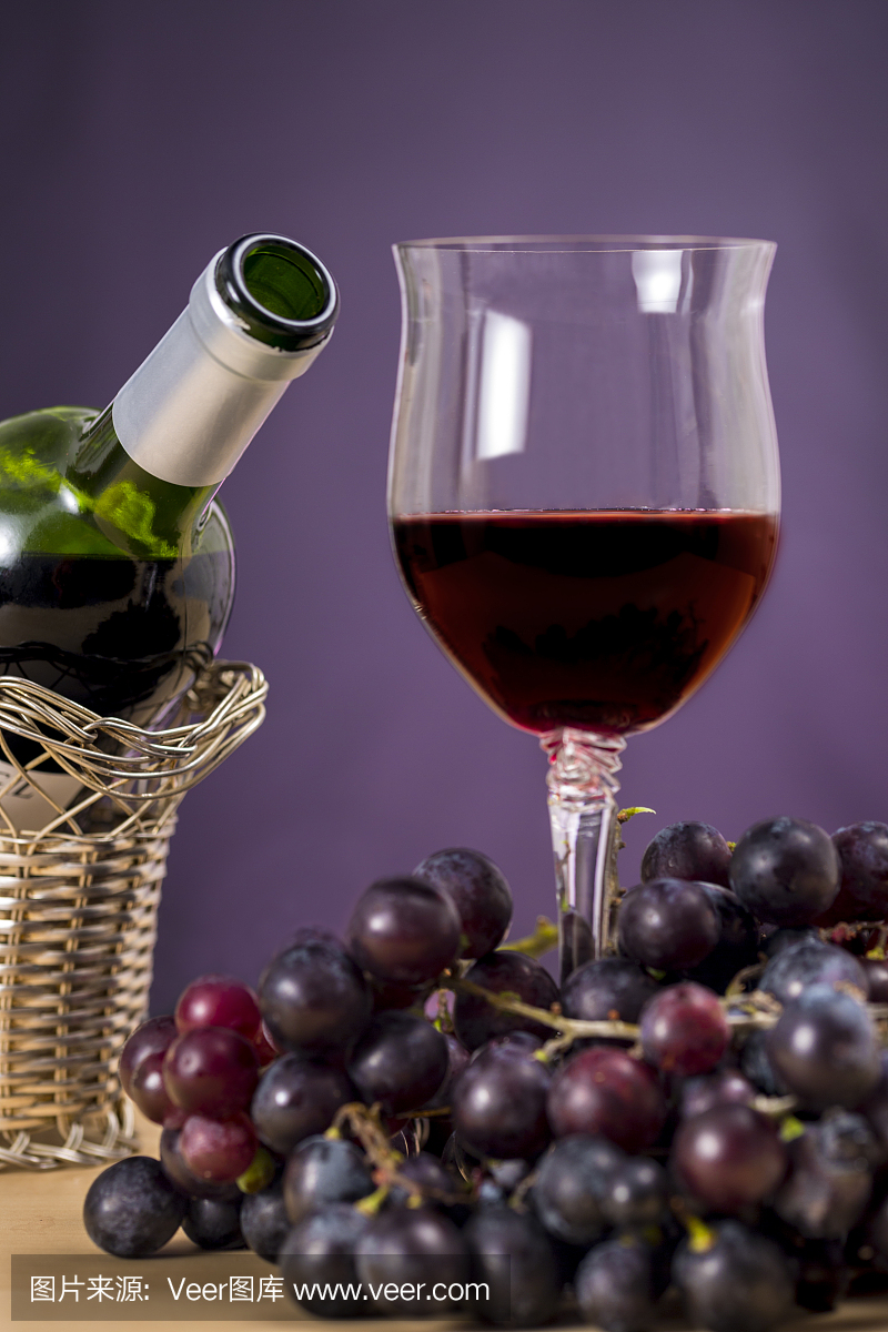 的一个著名葡萄酒品牌,庄园位于西班牙的拉曼恰(la mancha)法定产区内