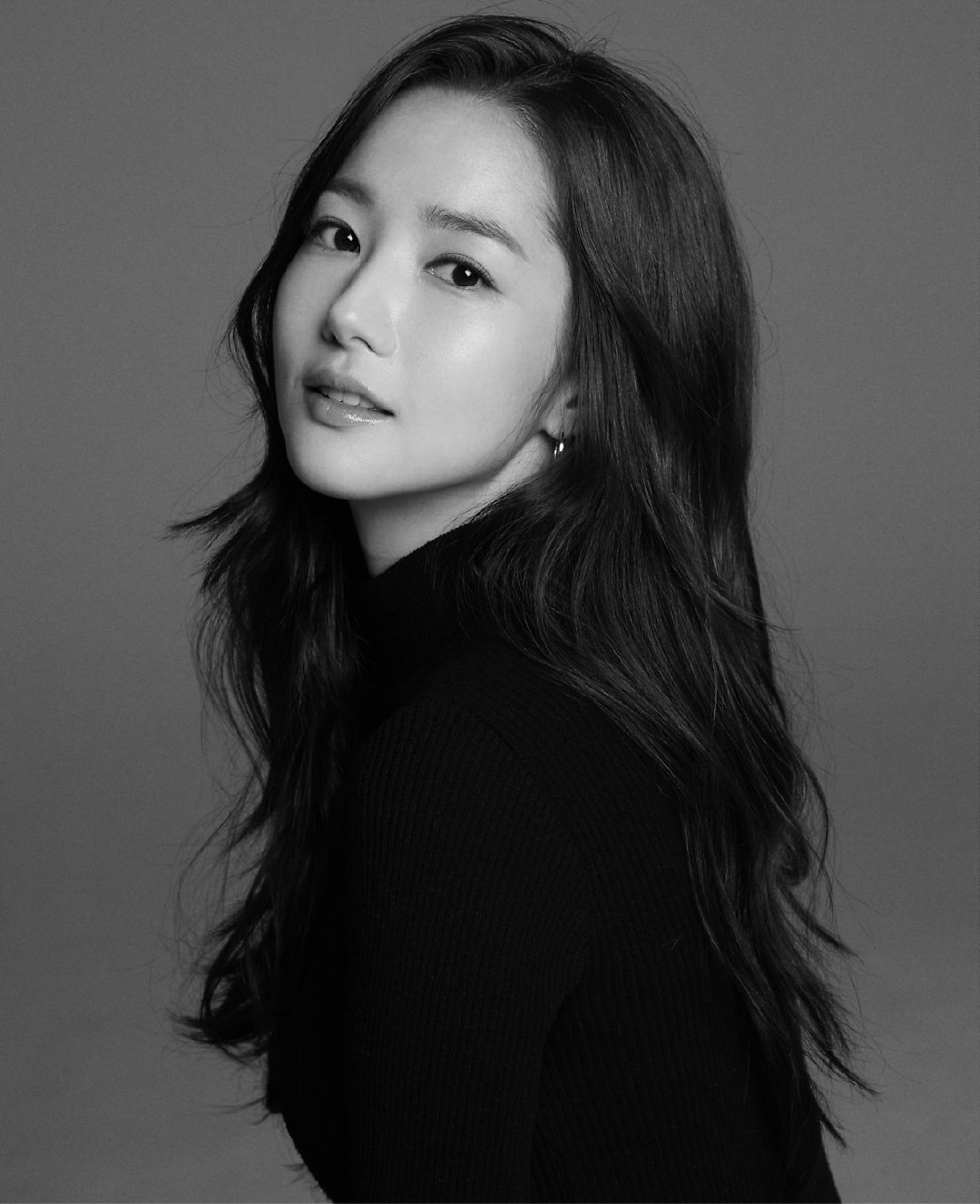 park min young) /i>,1986年3月4日出生于首尔特别市,韩国女演员