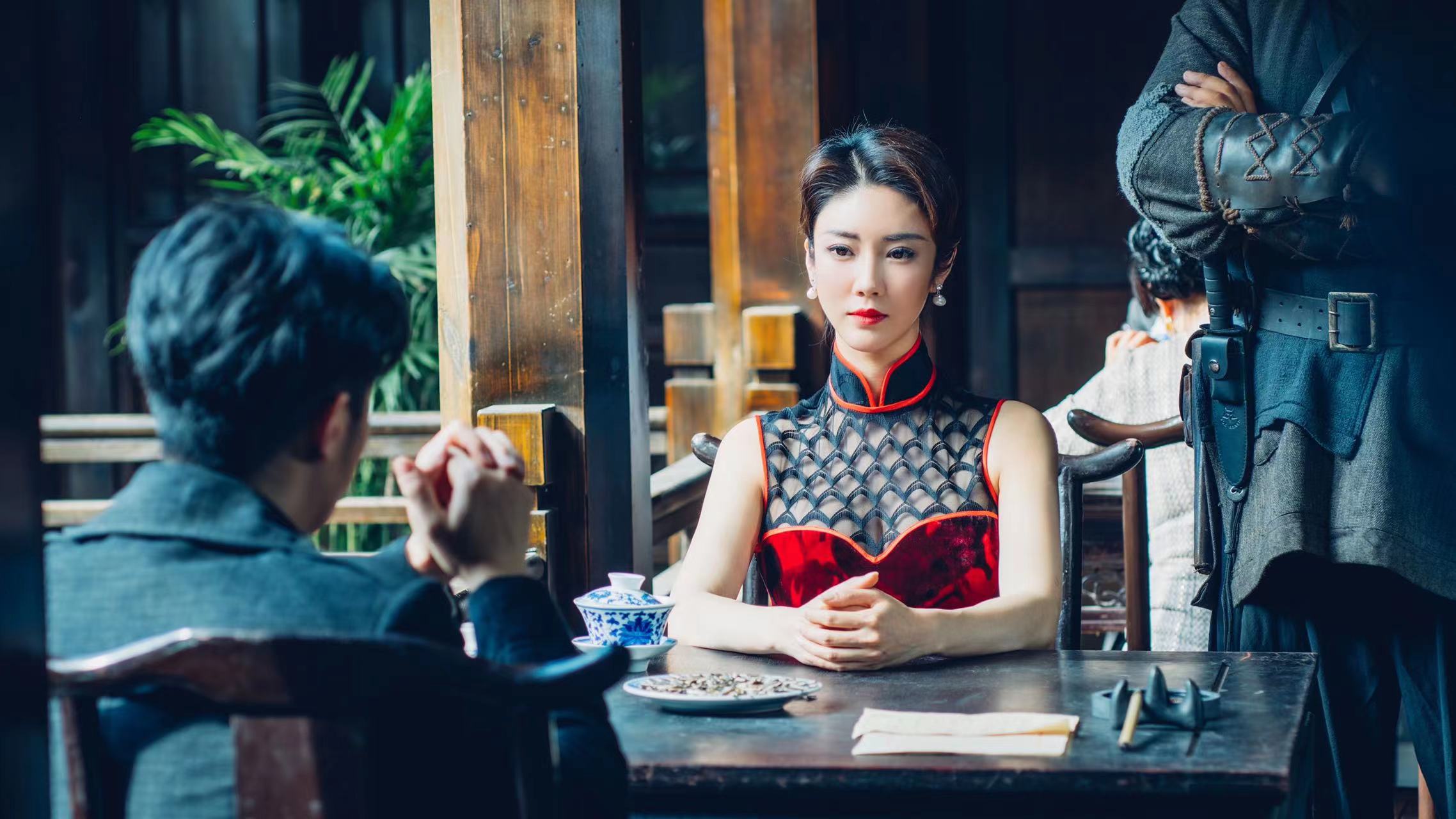  p>王玺,中国影视女演员.