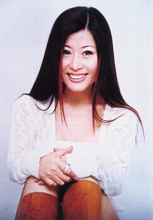  p>《暖风》是一首陈妃平,孙国庆演唱的歌曲,该首歌曲发行于2005年11