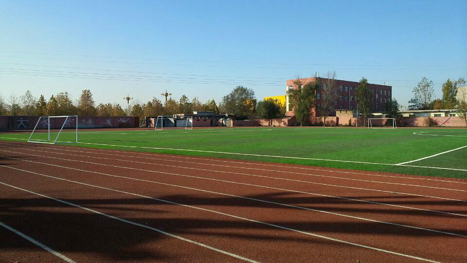  p>山东省齐河县实验中学坚持民主治校,在教师队伍建设上,实行感情