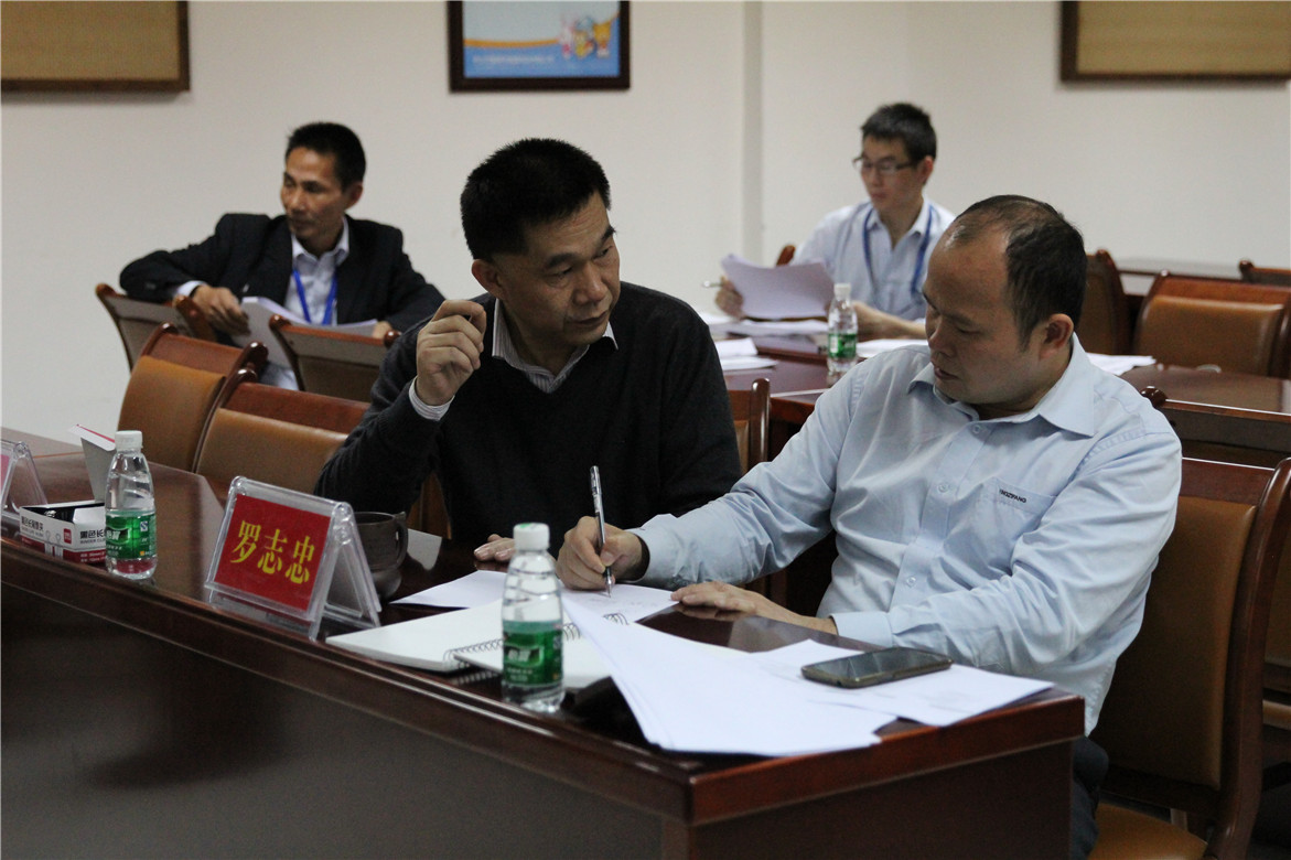  p>吴哲老师,1992年进入 a href="#" data-lemmaid="4193555">连锁