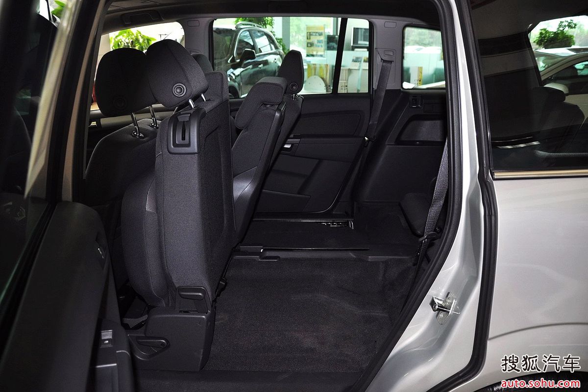 新opel欧宝zafira赛飞利更是"青出于蓝",在造型,空间及底盘上进行了多