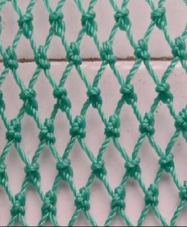 网等防护网具的专业厂家,拥有从国外进口的不同型号的拉丝机,织网机