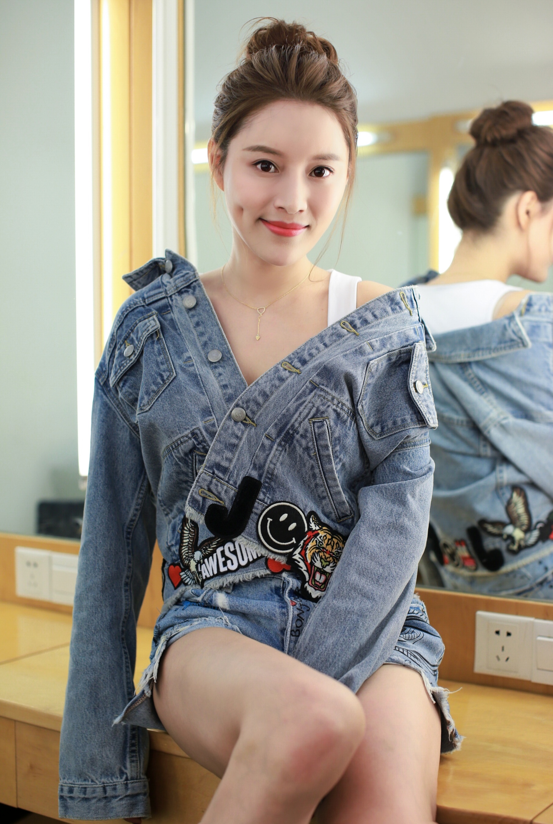  p>蔡蝶,1993年 sup data-ctrid="2ufp8f5jhuz">1 /sup>11月10日出生