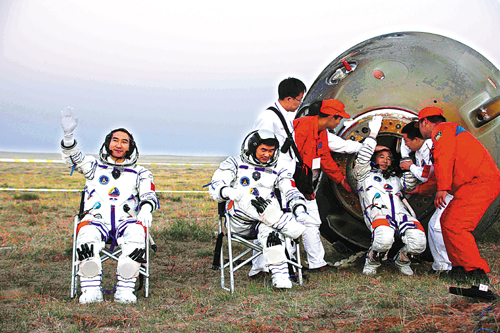  p data-id="gnytspwg0j">《回祖国去》是1937年洪仲豪拍摄的战争电影