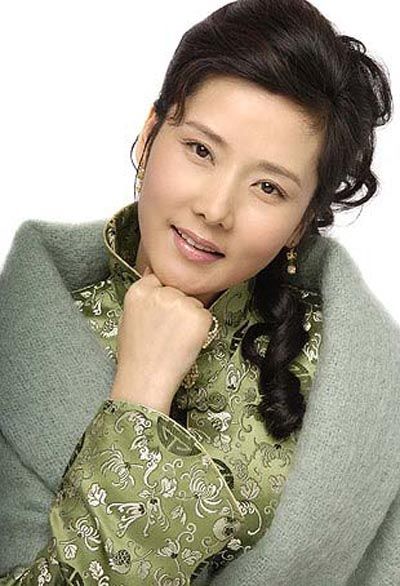 >何赛飞,1963年4月11日出生于浙江省舟山市岱山县,中国内地影视女演员