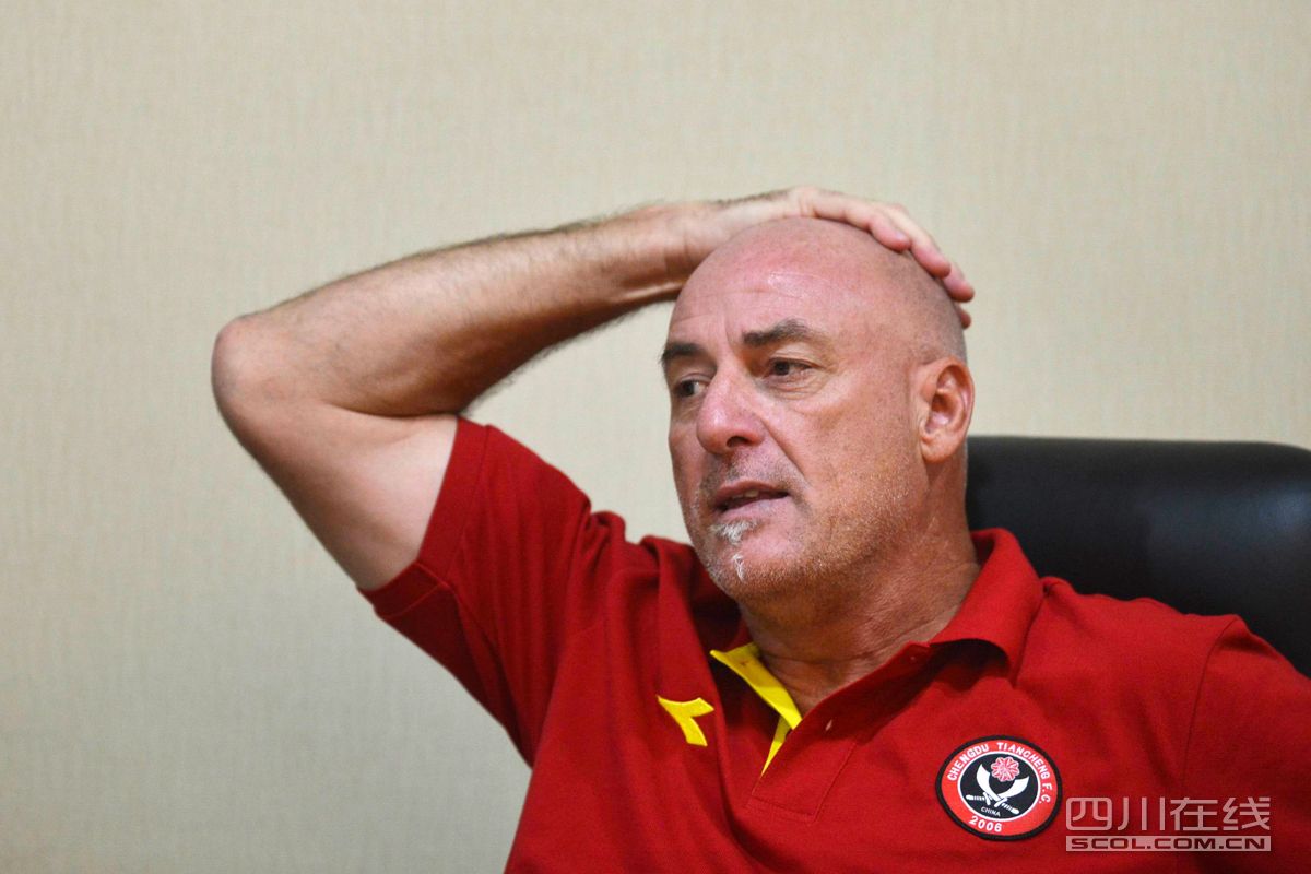  p data-id="gn81v6oome">帕特里克·奥西姆是比利时籍足球后卫,惯用