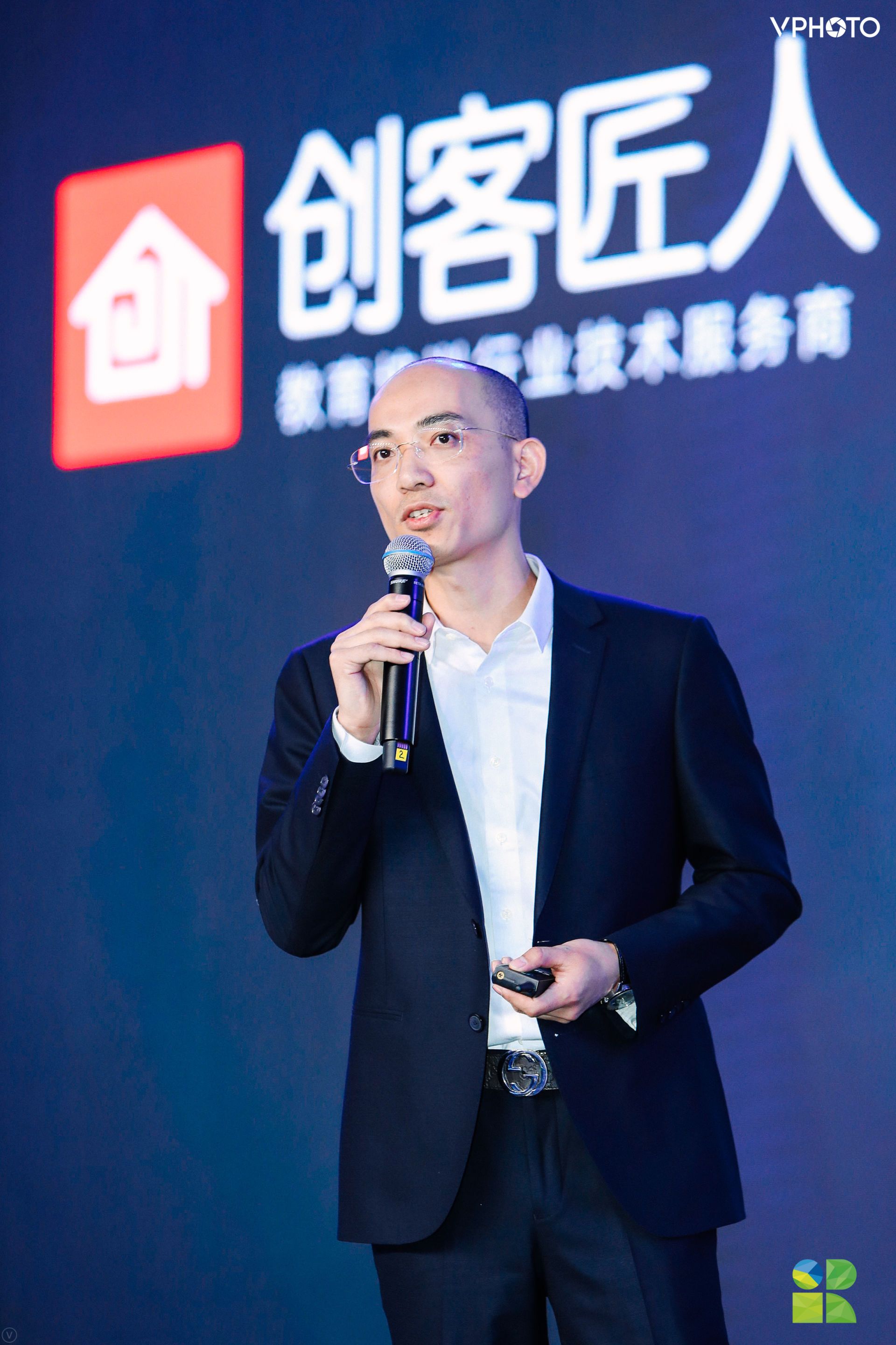  p>创客匠人ceo蒋洪波,中欧emba,连续创业者,2015年成立创客匠人平台