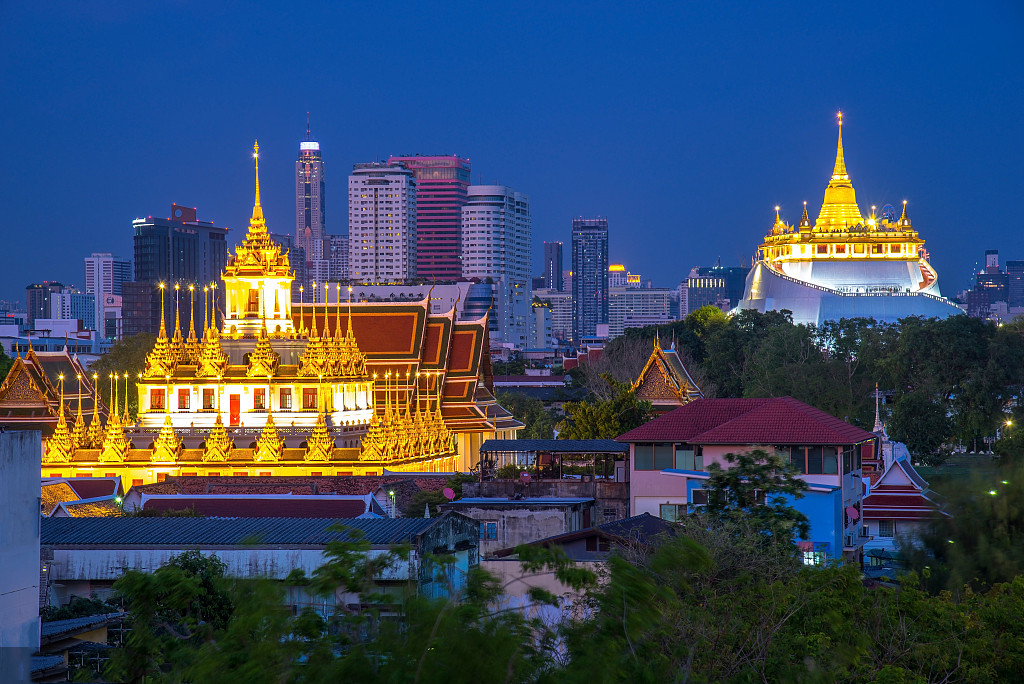  p>金山寺,泰国著名佛寺,曼谷王朝拉玛一世王时期建成.