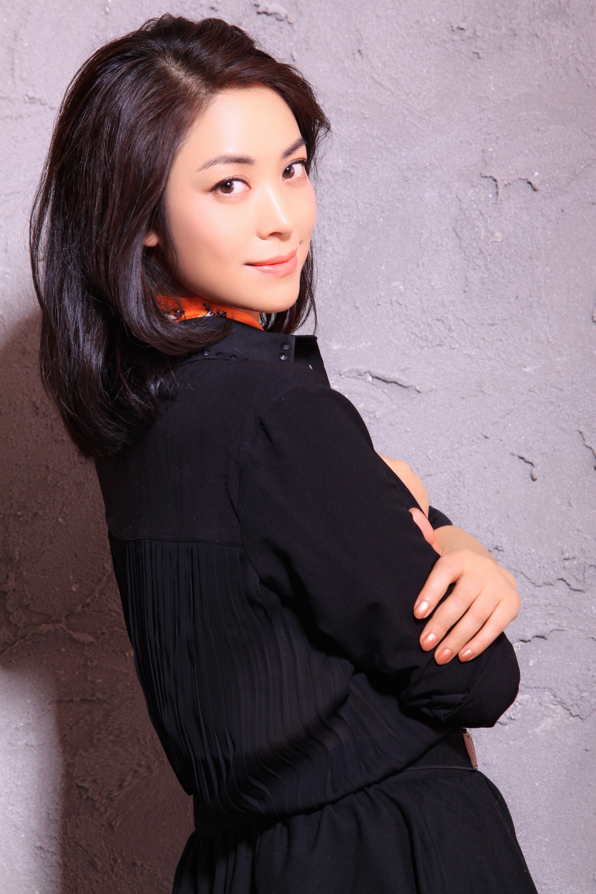  p data-id="gnrs1icbd0">周木杨( i>原名周媛媛 /i>),毕业于 a