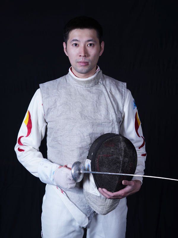  p>李晨,男,中国击剑运动员,效力于江苏击剑队.