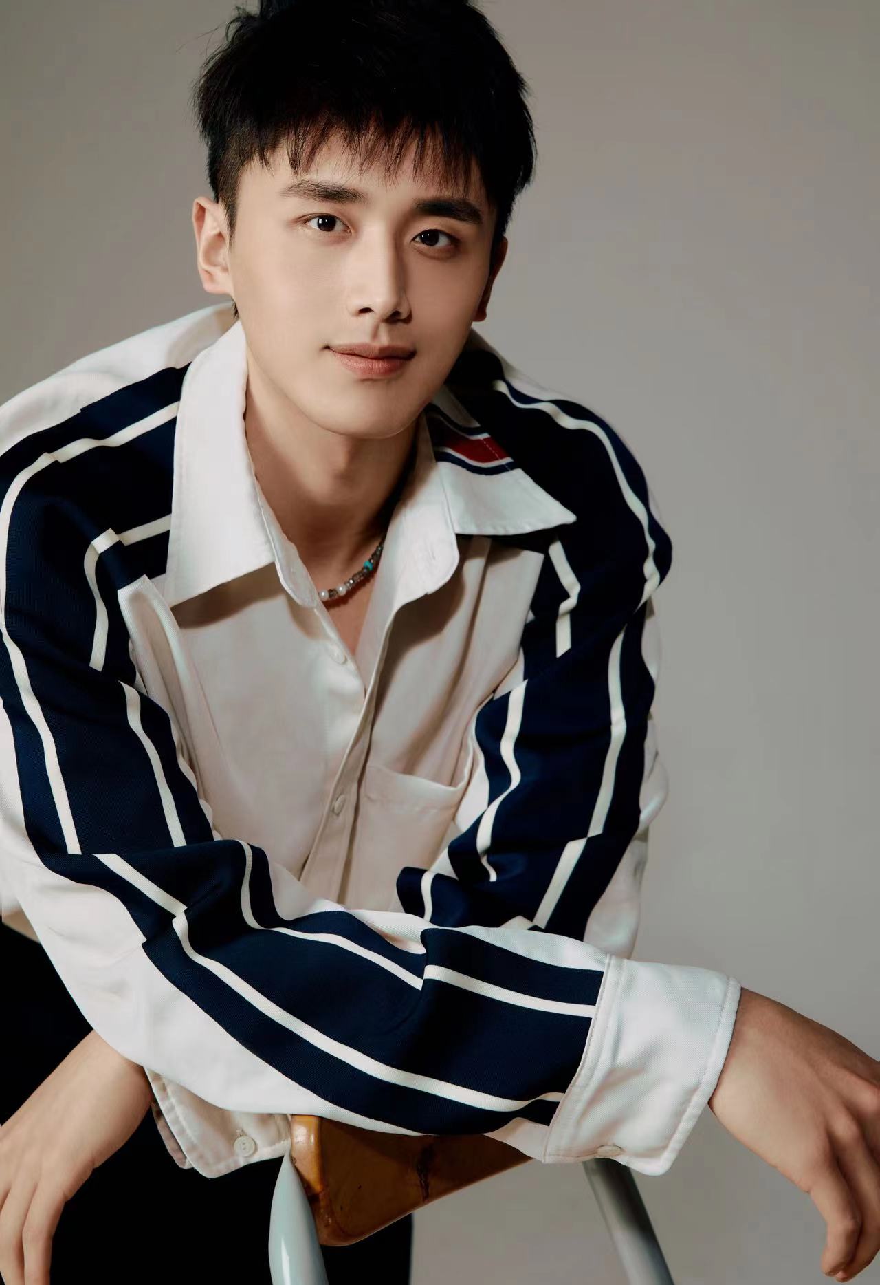  p data-id="tziwy8tjzxda">陈岳,演员,在年代情感剧《人生之路》中