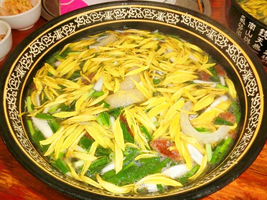 蒙自菊花过桥米线
