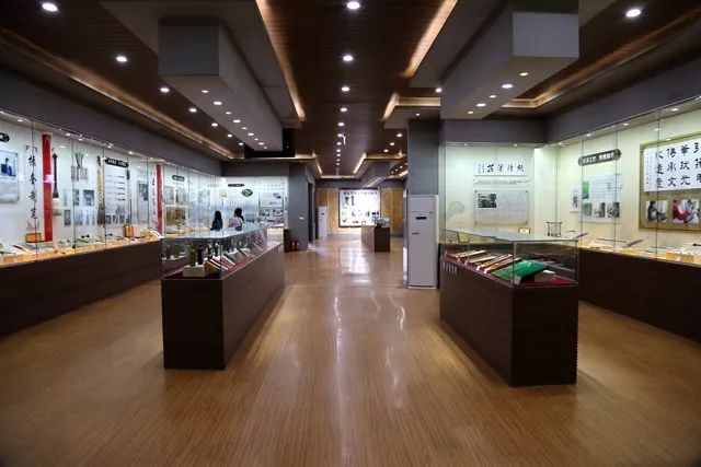  p>莱州市状元笔展示基地位于朱桥镇苗家村,基地项目占地20亩,投资