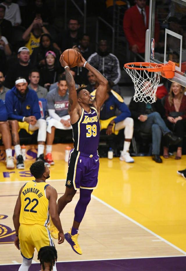  p>德怀特·霍华德(dwight howard) ,1985年12月8日出生于美国 a