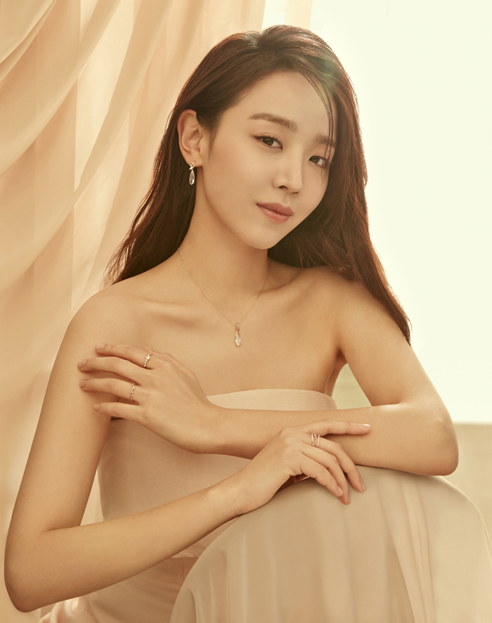  p>申惠善 i>(         ,shin hye-sun) /i>,1989年8月31日出生于韩国