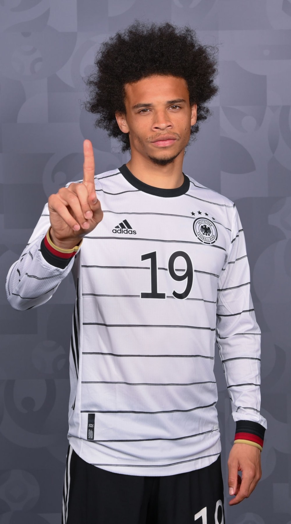  p>勒鲁瓦·萨内(leroy sané),1996年1月11日出生于德国 a target="