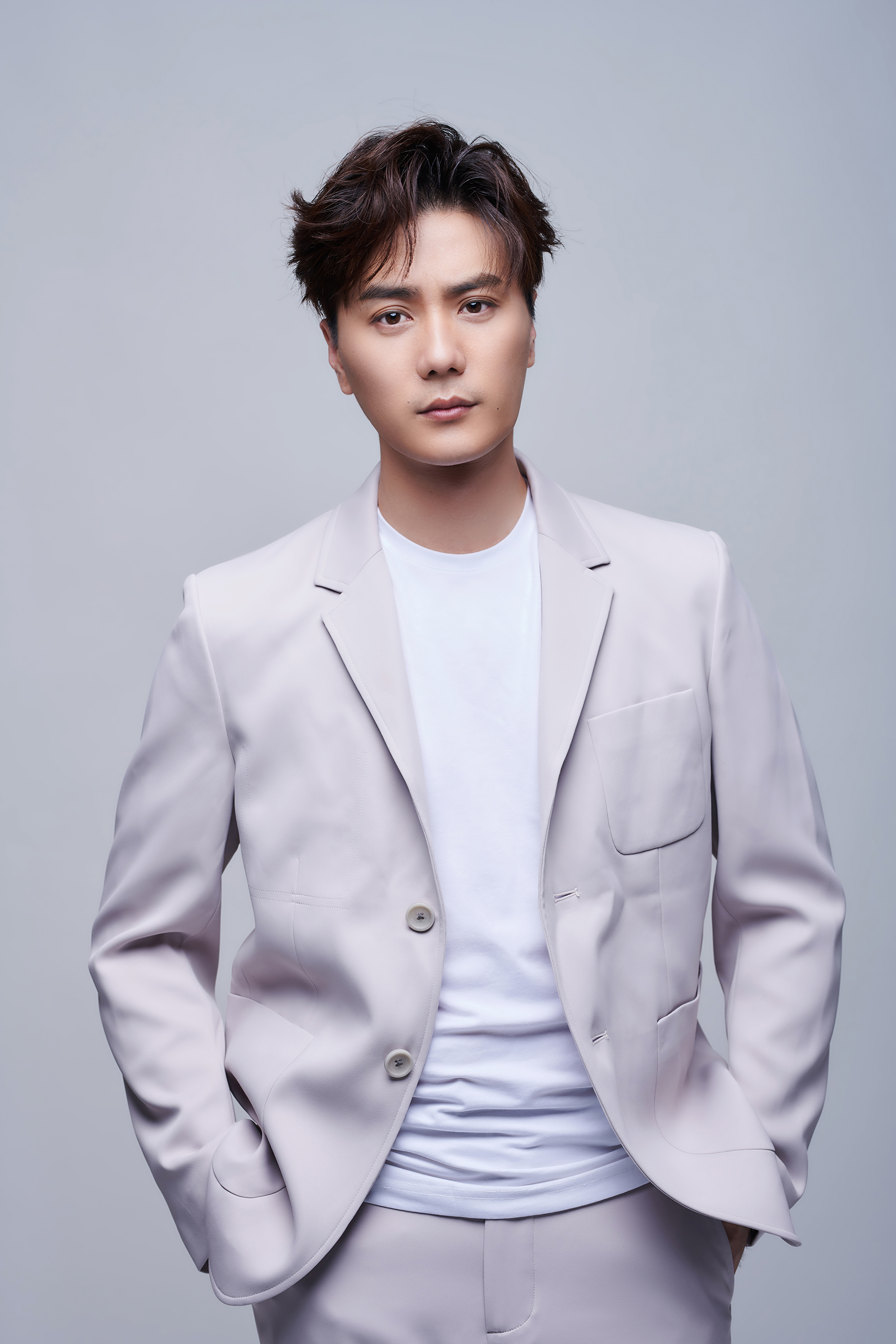 i6rjc">陆虎,1986年4月24日出生于河南省周口市,中国内地流行乐男歌手