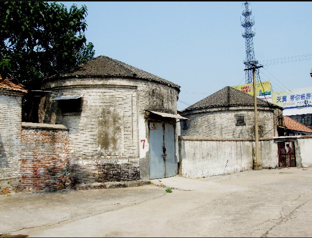  p>龙固粮管所旧址为当代所建,位于徐州市沛县龙固镇龙西村龙固粮管所