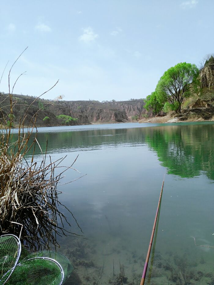  p>太阳池生态旅游风景区距镇原县城32.5公里,郿肖省道从旁边穿过.