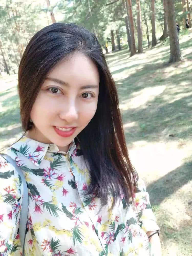  p data-id="2fkfpmpjw53">贾浅浅,女,汉族,1979年11月出生,当代作家