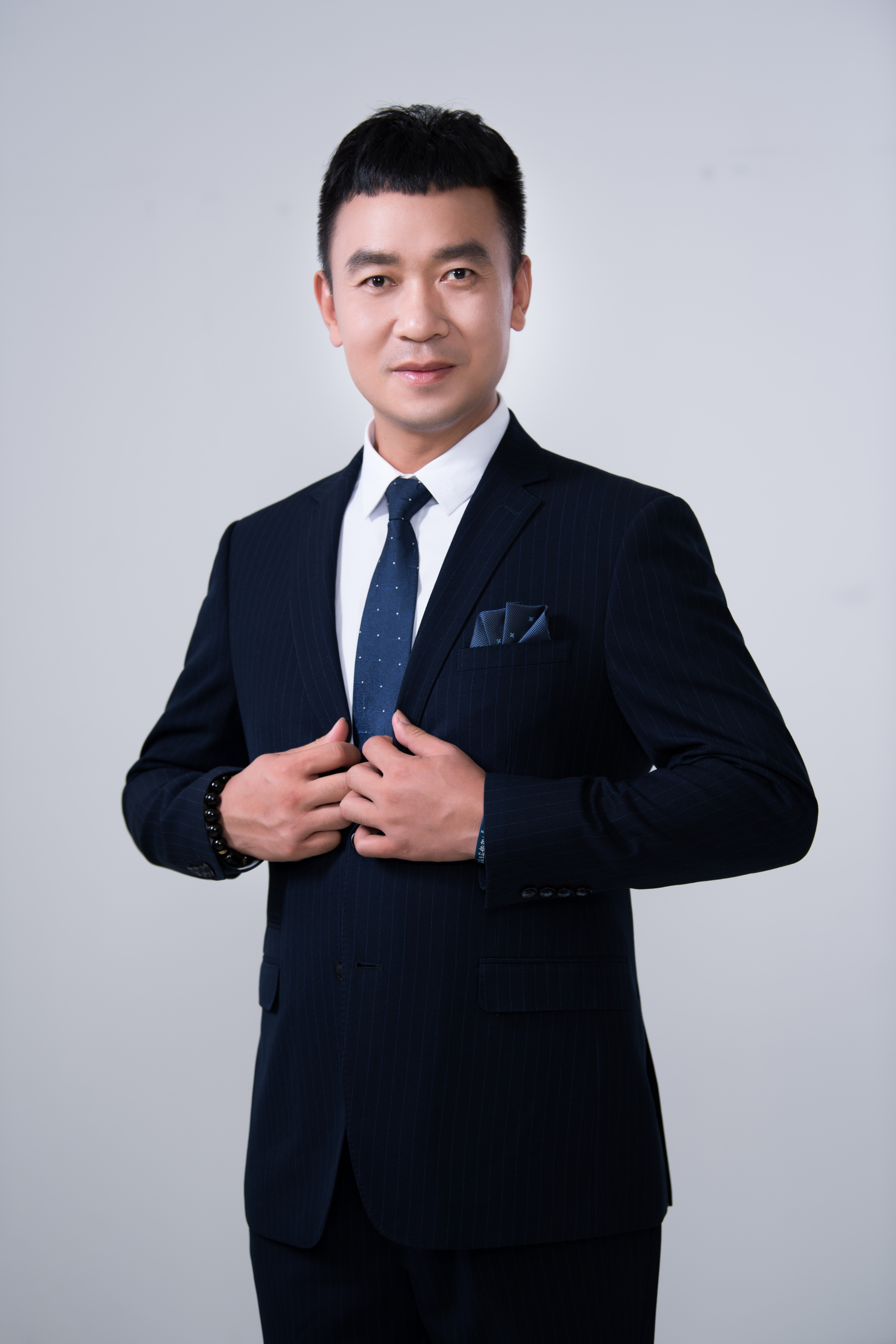  p data-id="sfbo3uchtoyr">杜龙伟,中国籍,汉族,最强大脑成员, a