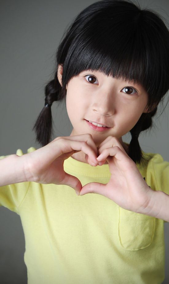  p>金赛纶 i>(         ,kim sae ron) /i>,2000年7月31日出生于韩国