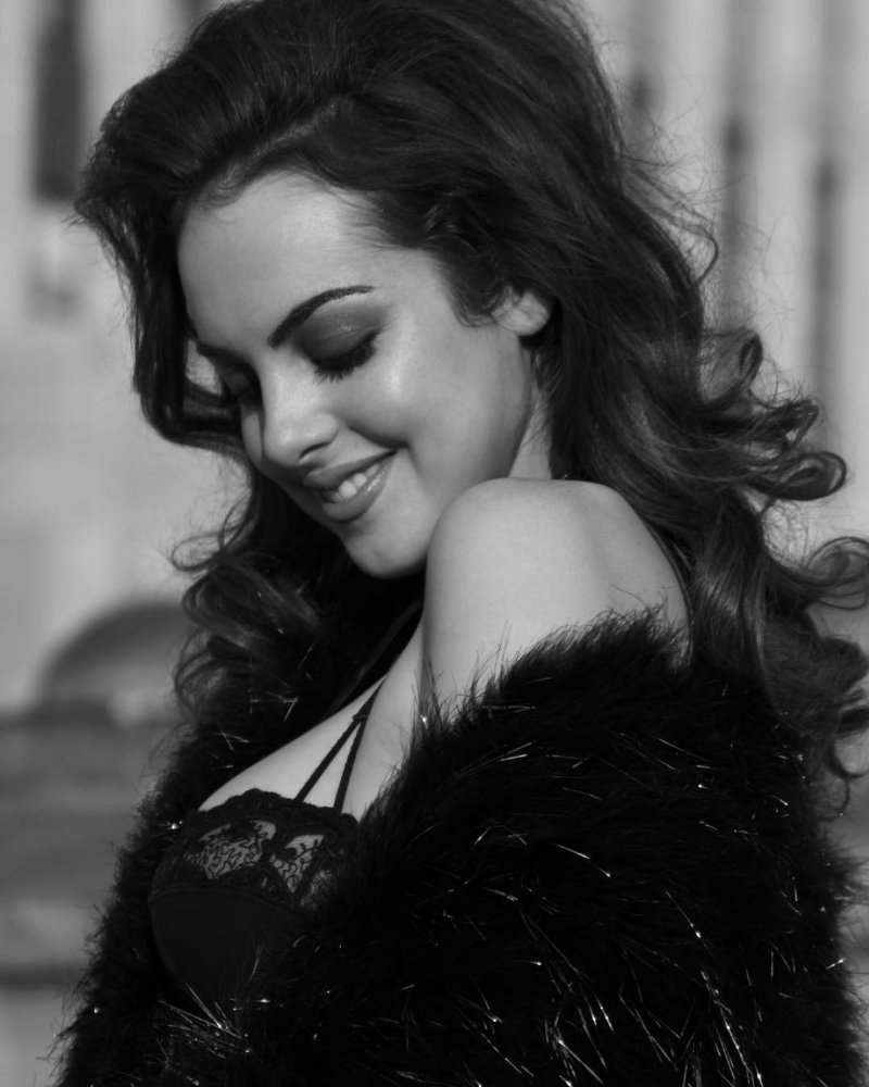  p>伊丽莎白·吉尔斯,1993年7月26日出生于新泽西州霍沃思,美国女演员