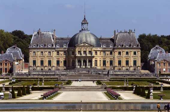 维孔特城堡(vaux le vicomte),也叫沃子爵府邸,子爵堡,沃勒维贡特庄园