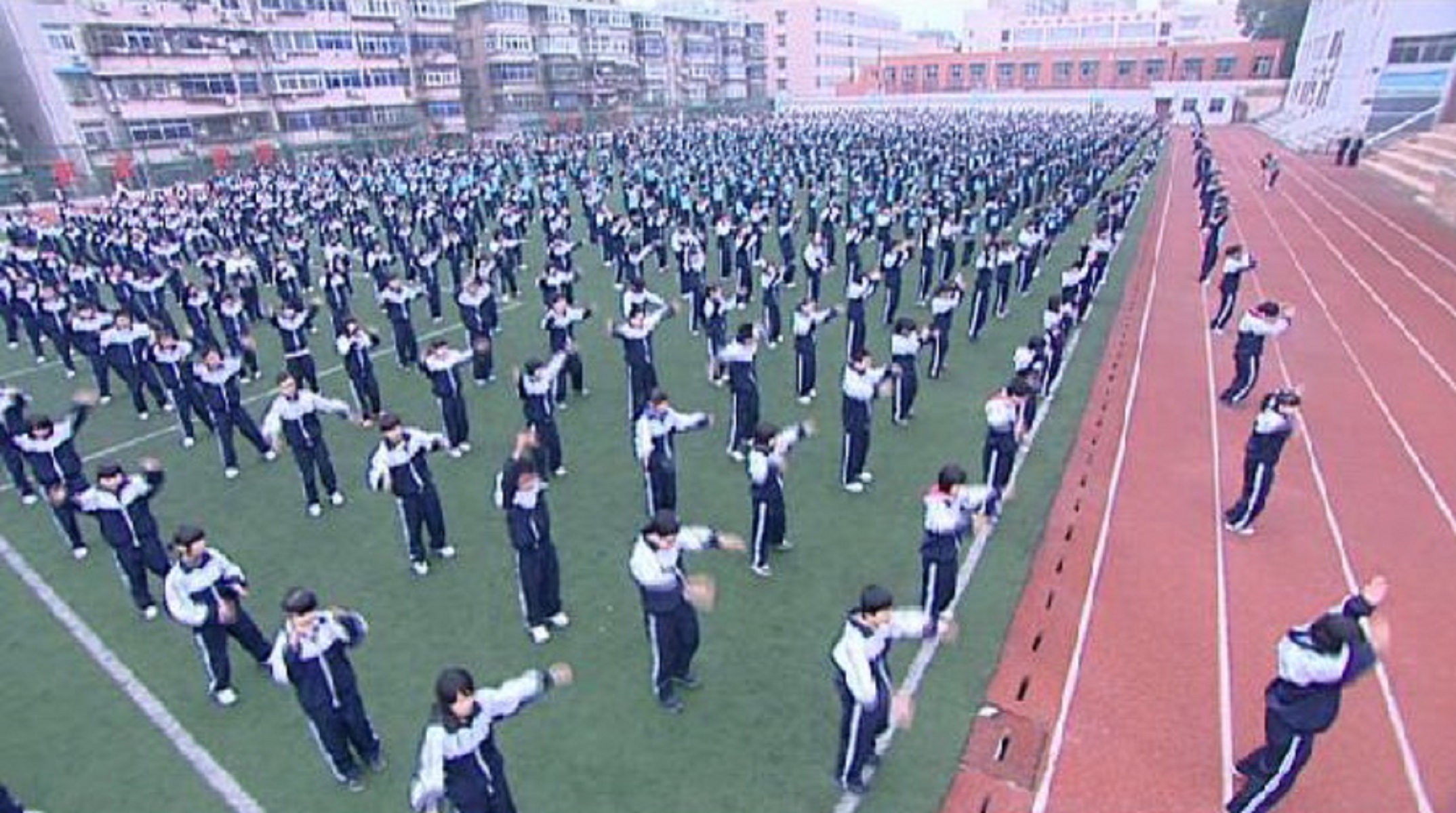 83 middle school)位于西安市城东咸宁中路,毗邻 a target="_blank"