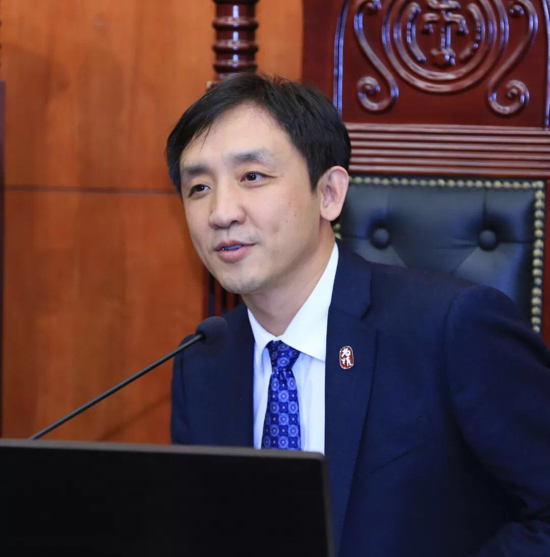  p data-id="gnb4h5283o">高文龙,男,律师, a target="_blank" href="