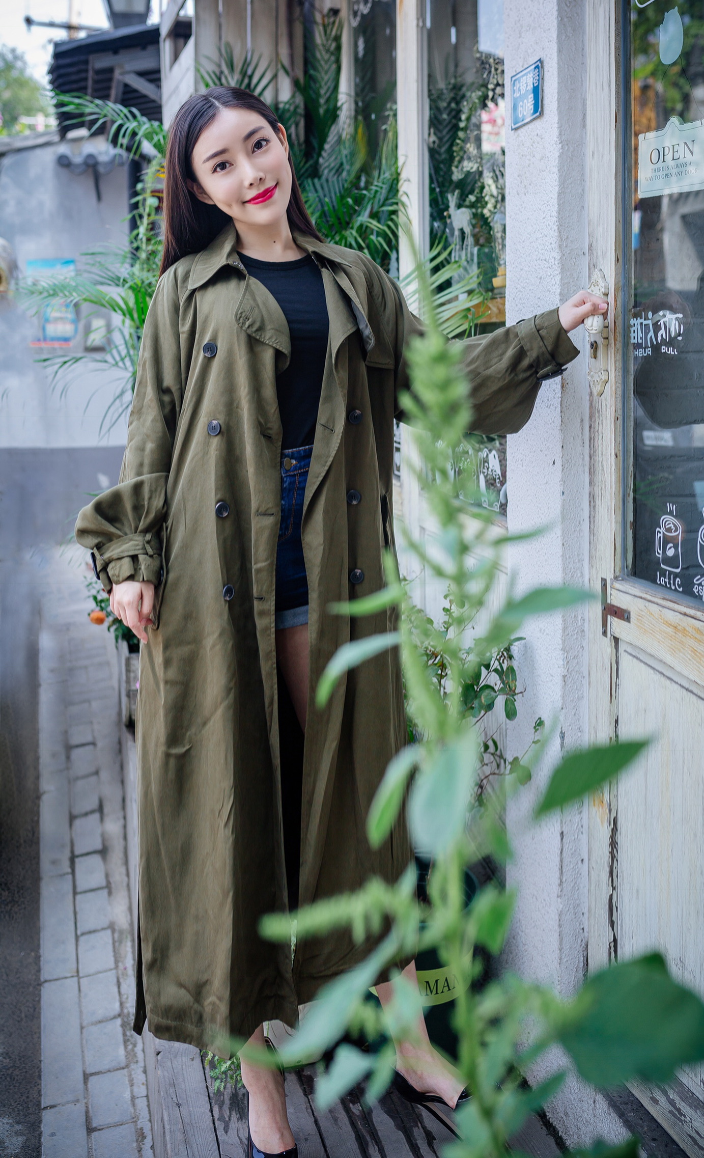  p>王子唯,1996年11月2日出生于吉林省吉林市,毕