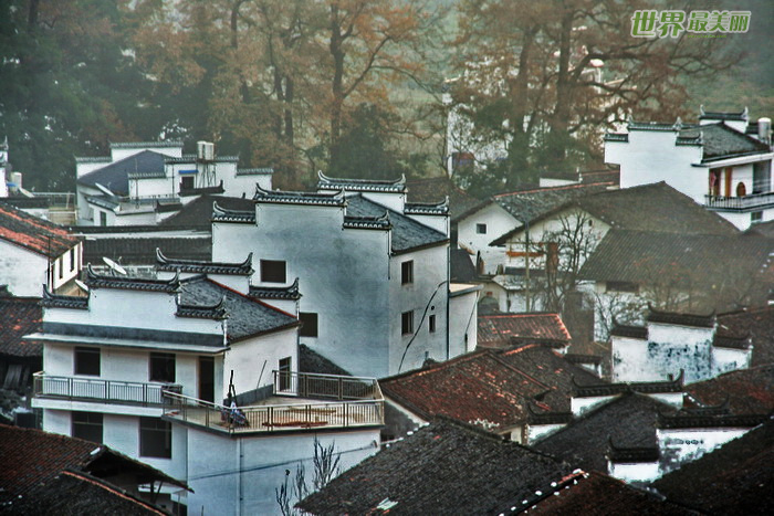  p data-id="gnzla965sc">仙人下棋位于黄山始信峰右侧,像是几个身着