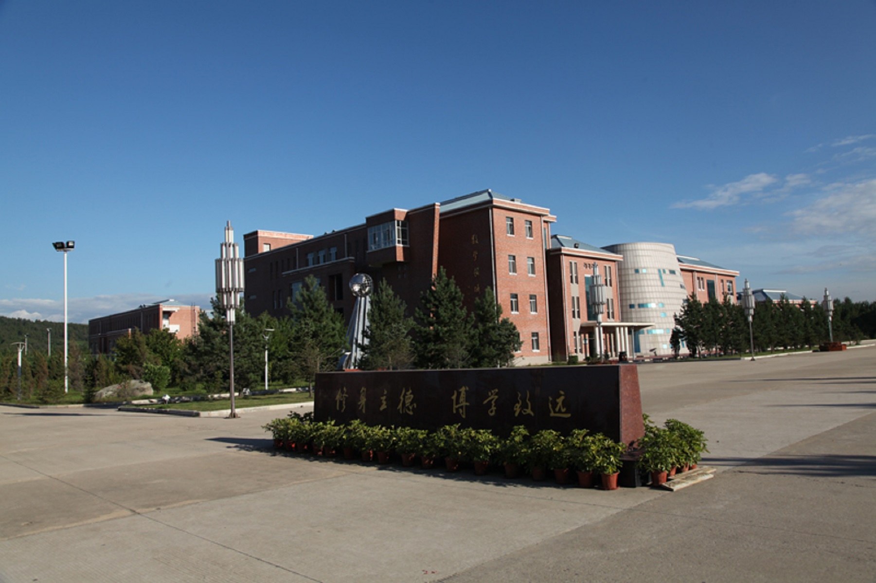  p>牡丹江市第一高级中学,简称牡丹江一中,位于黑龙江省东南部 a href