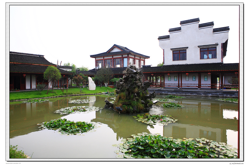  p> a href="#" data-lemmaid="209713">湖州 /a>荻港渔庄坐落于"鱼米