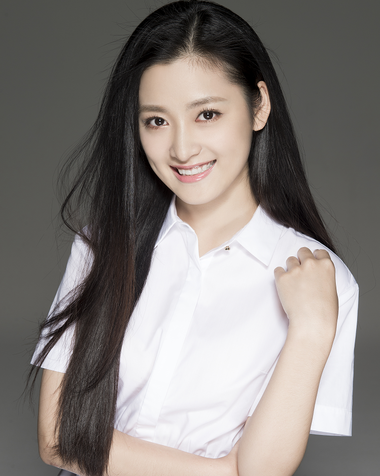  p>肖婷佳,出生于湖南邵阳,毕业于 a target="_blank" href="/item