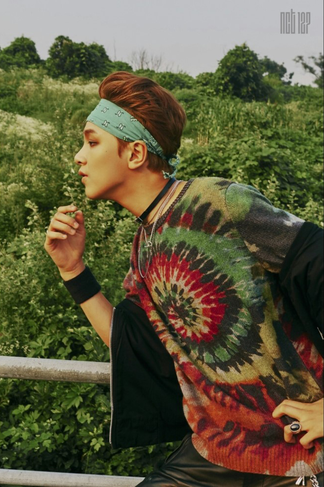  p data-id="gns08mzu3a">李东赫,艺名楷灿,2000年6月6日出生于首尔