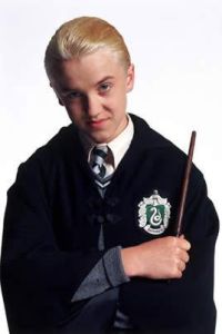  p>德拉科·马尔福 (draco malfoy),全名为德拉科·卢修斯·马尔福